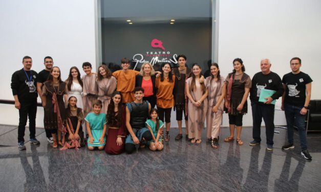 El grupo Balbo acerca el teatro grecolatino a un millar de alumnos de colegios portuenses