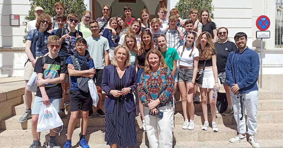 Estudiantes de Países Bajos de intercambio del IES Pintor Juan Lara visitan el Ayuntamiento