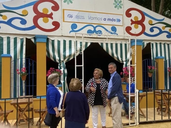 Los partidos políticos también cuentan con su casa en el recinto ferial