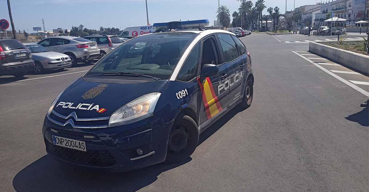 Detenido por agredir a su pareja en la zona de estacionamiento de Pozos Dulces