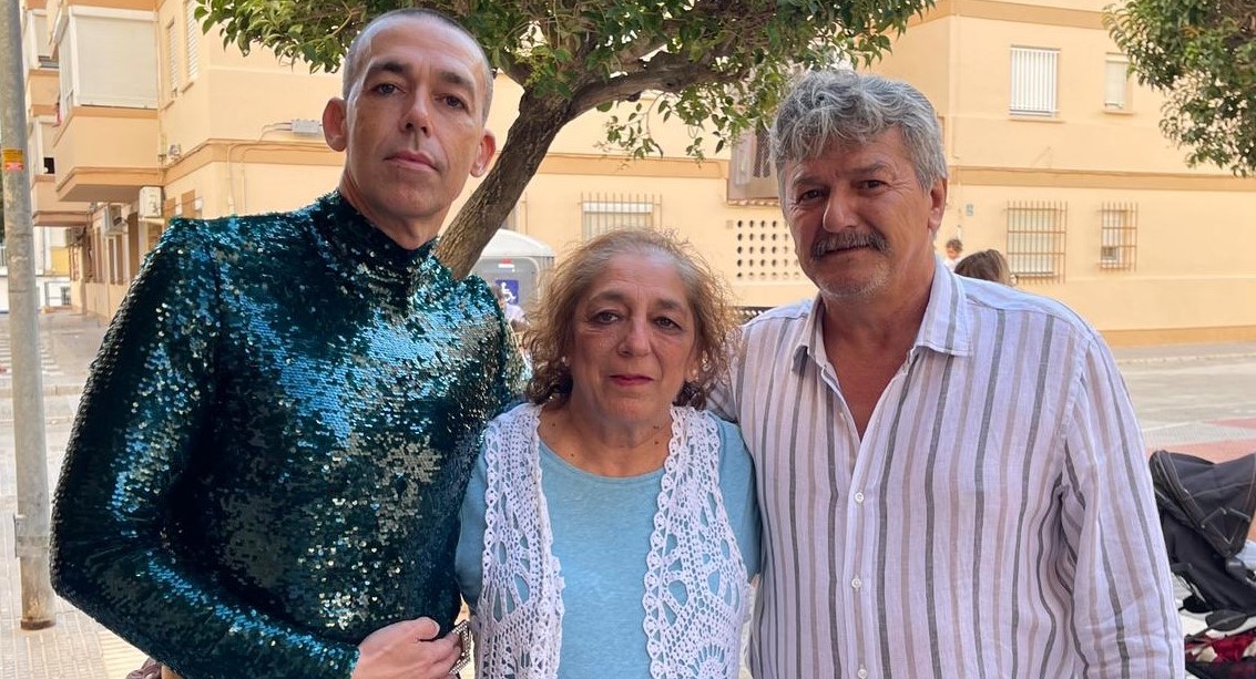 Lleno en la plaza Juan Ramón Jiménez por el XXVI aniversario de la peña El Vaporcito