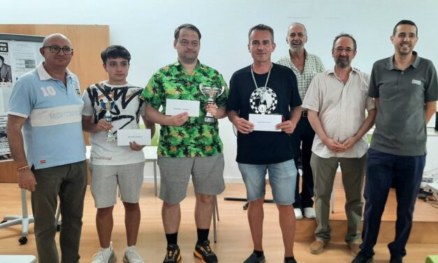 González Nieto preside la entrega de premios del Torneo Internacional de Ajedrez, con 125 inscritos