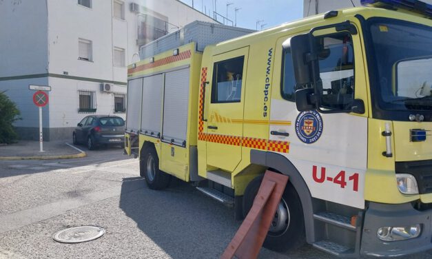 Desalojadas dos viviendas de un edificio de la calle Faro por el desprendimiento de un techo