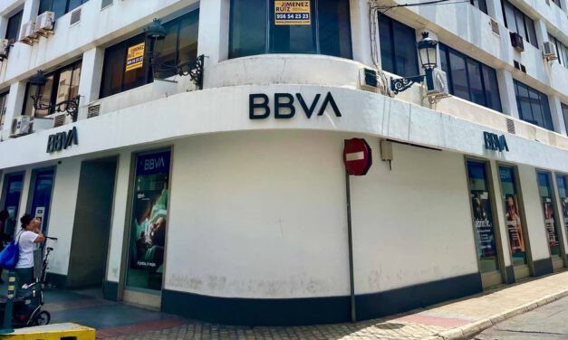 Policía Local y Nacional frustran un robo en la entidad bancaria BBVA de calle Larga