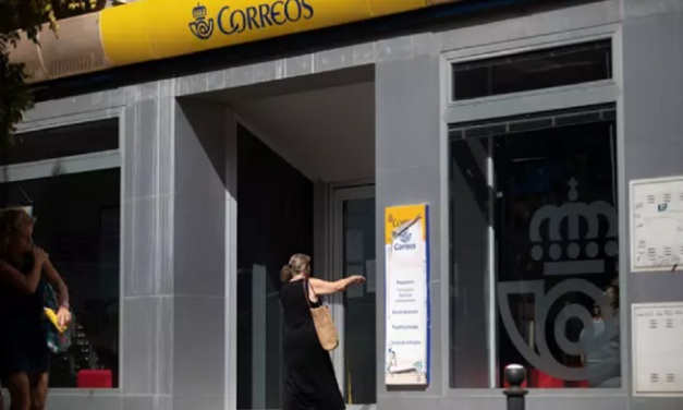 Unos 400.000 solicitantes de voto por correo aún no han cogido su documentación en Correos