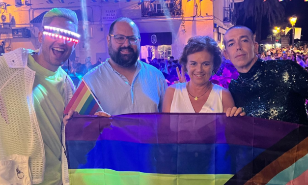 Una plaza de la Herrería llena de público acogió la fiesta reivindicativa del Orgullo