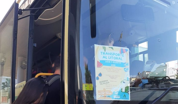 Operativas desde este viernes tres nuevas rutas de transportes en autobús al litoral en Cádiz