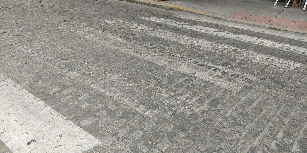 VOX El Puerto denuncia el mal estado de los pasos de peatones de la ciudad