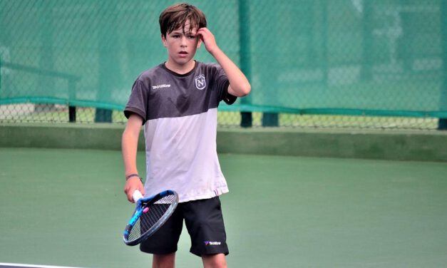El joven Louis D'auzac se enfrenta este verano a cuatro competiciones de tenis