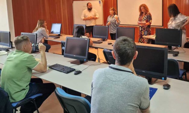 El Ayuntamiento de El Puerto contrata una auxiliar de Administración General