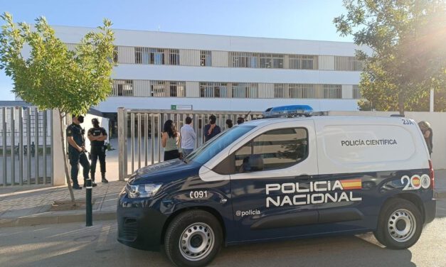 Detenido un menor por apuñalar a tres profesores y dos alumnos en un instituto de Jerez