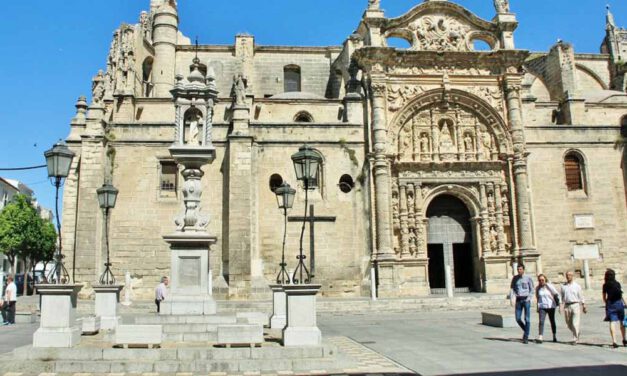 La Policía Local aumenta los controles sobre el tráfico rodado en la Plaza de España de El Puerto
