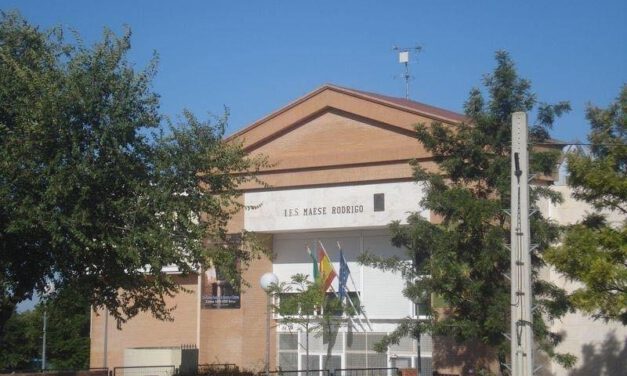 El padre de un alumno irrumpe en un instituto de Sevilla y agrede a dos estudiantes