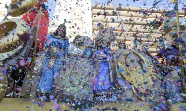 El Ayuntamiento de Cádiz ya piensa en papelillos y serpentinas