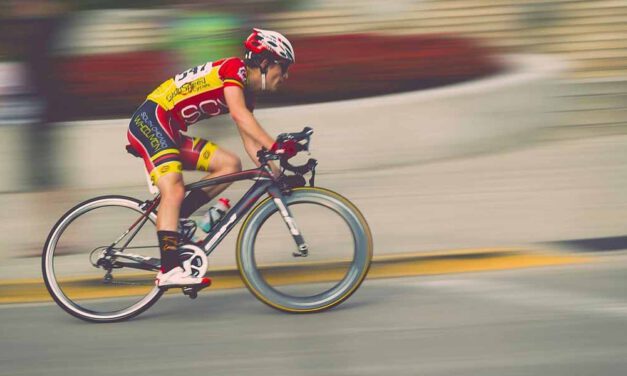 Girando las Ruedas de la Historia: Un Viaje por la Evolución del Ciclismo