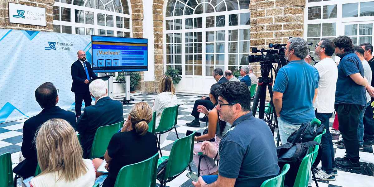 Beardo anima al comercio, hostelería y mercado de Abastos de El Puerto a adherirse a la campaña Cádiz Vale + 2023