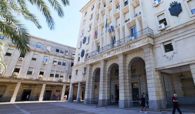 Absuelto de violar analmente a su hija porque ella afirmó que la relación fue "voluntaria"