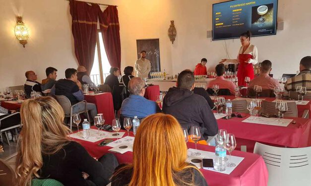 El curso "Maridajes y Coctelería de los vinos del Marco de Jerez" muestra la versatilidad de los caldos de la tierra