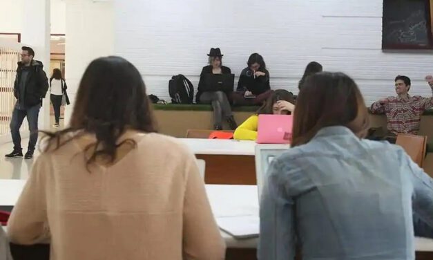 Becados 143.916 estudiantes andaluces de estudios postobligatorios no universitarios