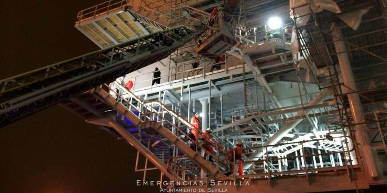 Rescatado a 20 metros de altura y en parada cardiorrespiratoria al caer de un andamio