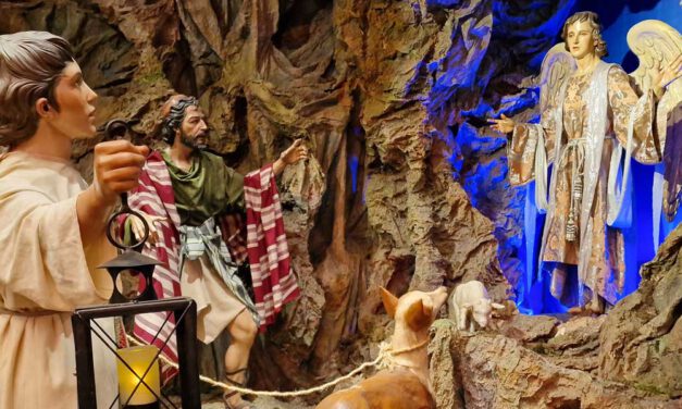 El Ángel Anunciador de la Hermandad del Resucitado forma parte del belén de la Fundación Cajasol