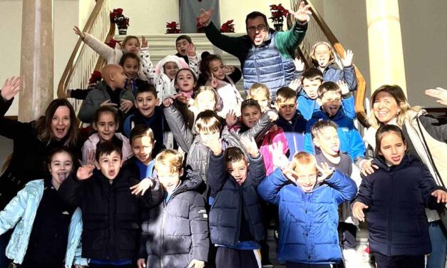 Un Pleno en el Ayuntamiento con los alumnos de 1º de Primaria de La Salle