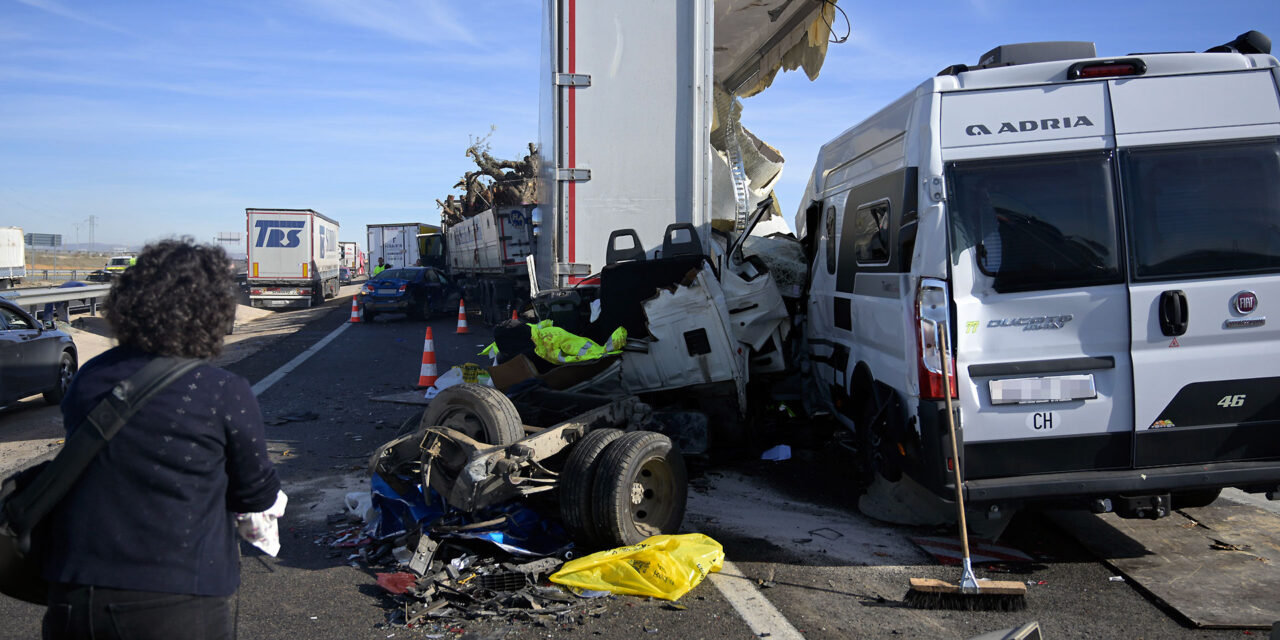 Muere el joven sevillista por el accidente en el que fallecieron su padre y su hermano