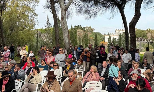 El Puerto celebra San Antón a lo grande, desbordando todas las previsiones de participación