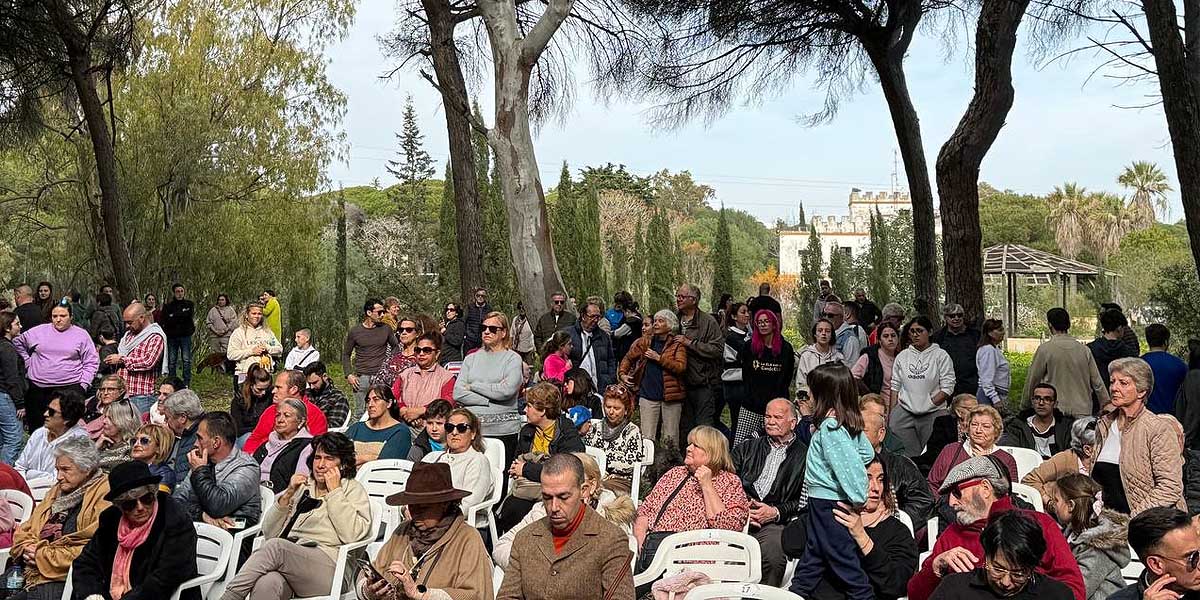 El Puerto celebra San Antón a lo grande, desbordando todas las previsiones de participación