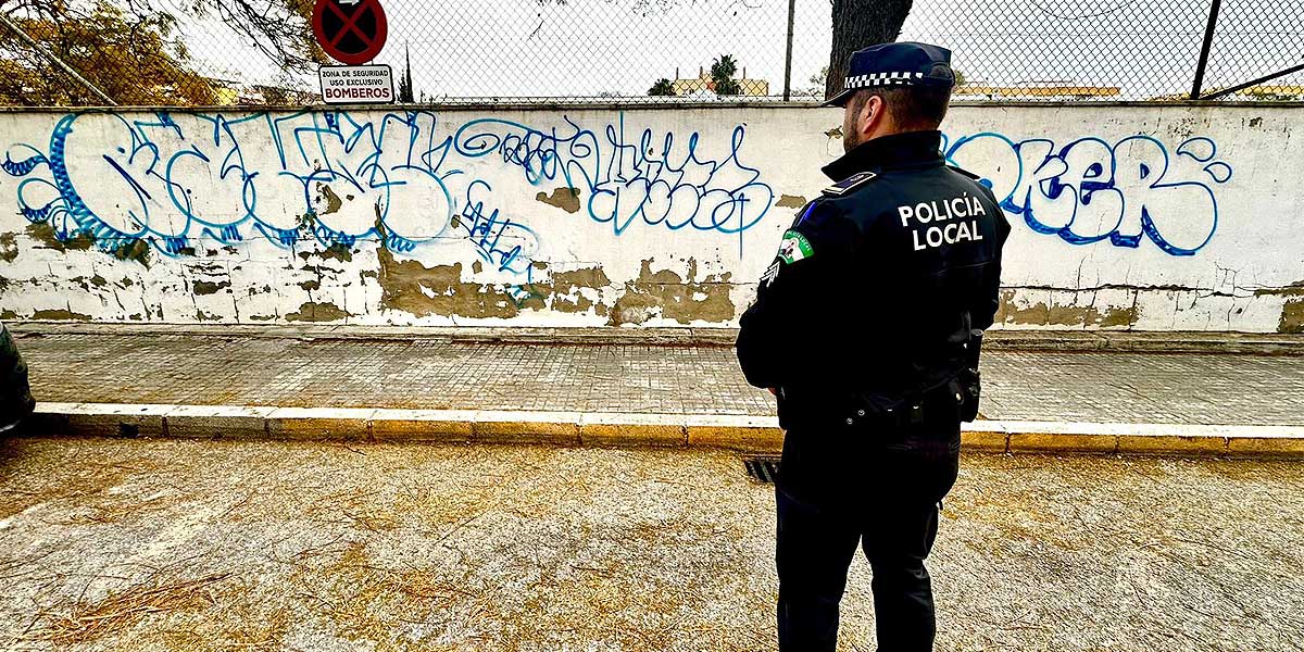 La Policía Local de El Puerto denuncia a tres grafiteros por deslucimiento de bienes públicos