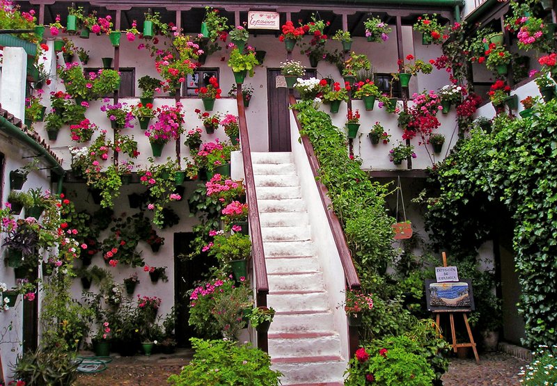 Mayo, mes de eventos en Andalucía, alienta el turismo tras el "fiasco" de la Semana Santa