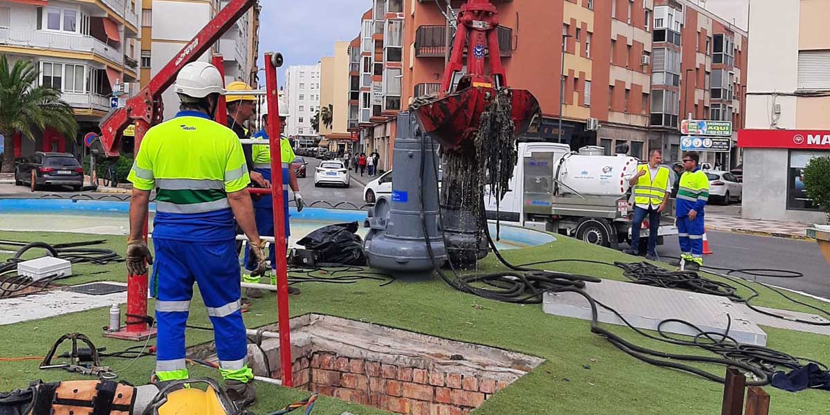 Apemsa extrae 6 toneladas de residuos tras limpiar la EBAR de La Noria
