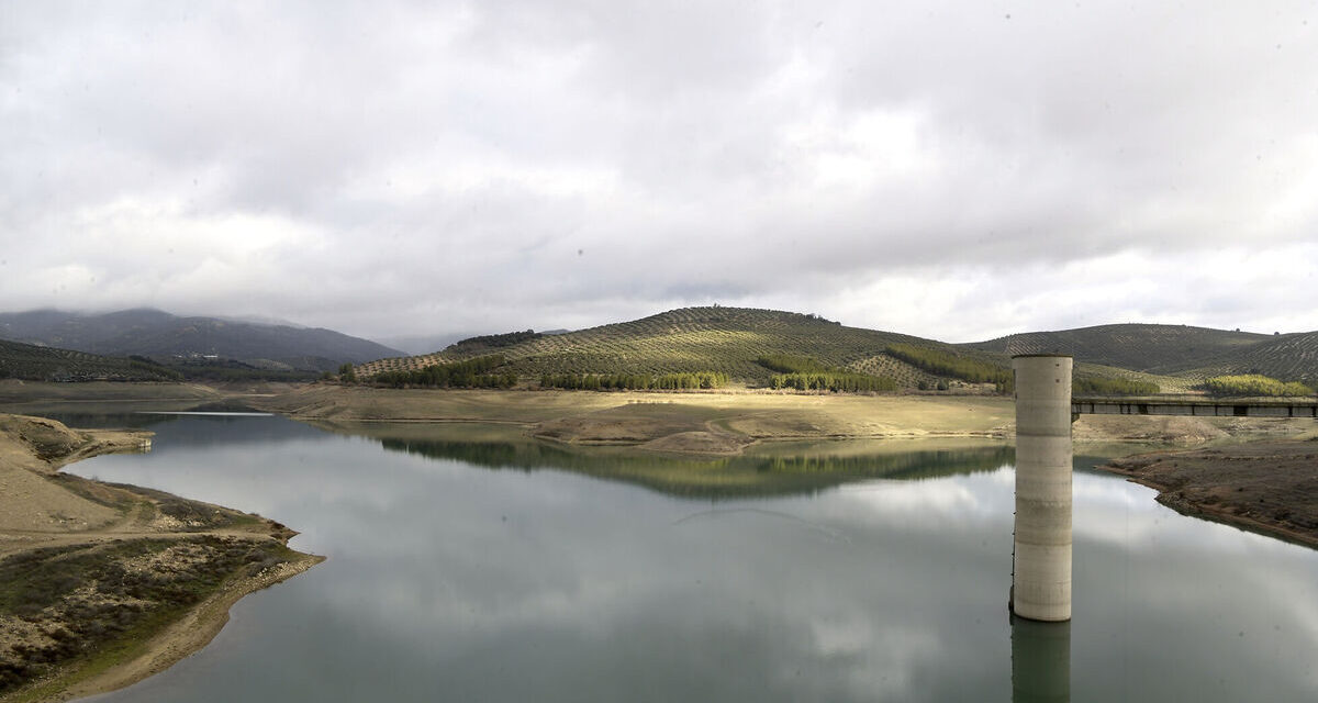 Los embalses siguen ganando agua de las escorrentías y alcanzan un 43,3%