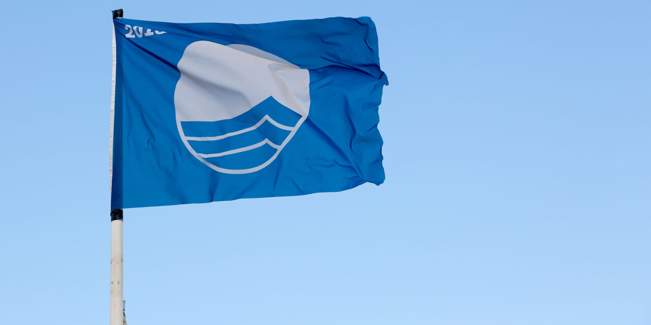 Andalucía logra 156 banderas azules, ocho más que el año pasado