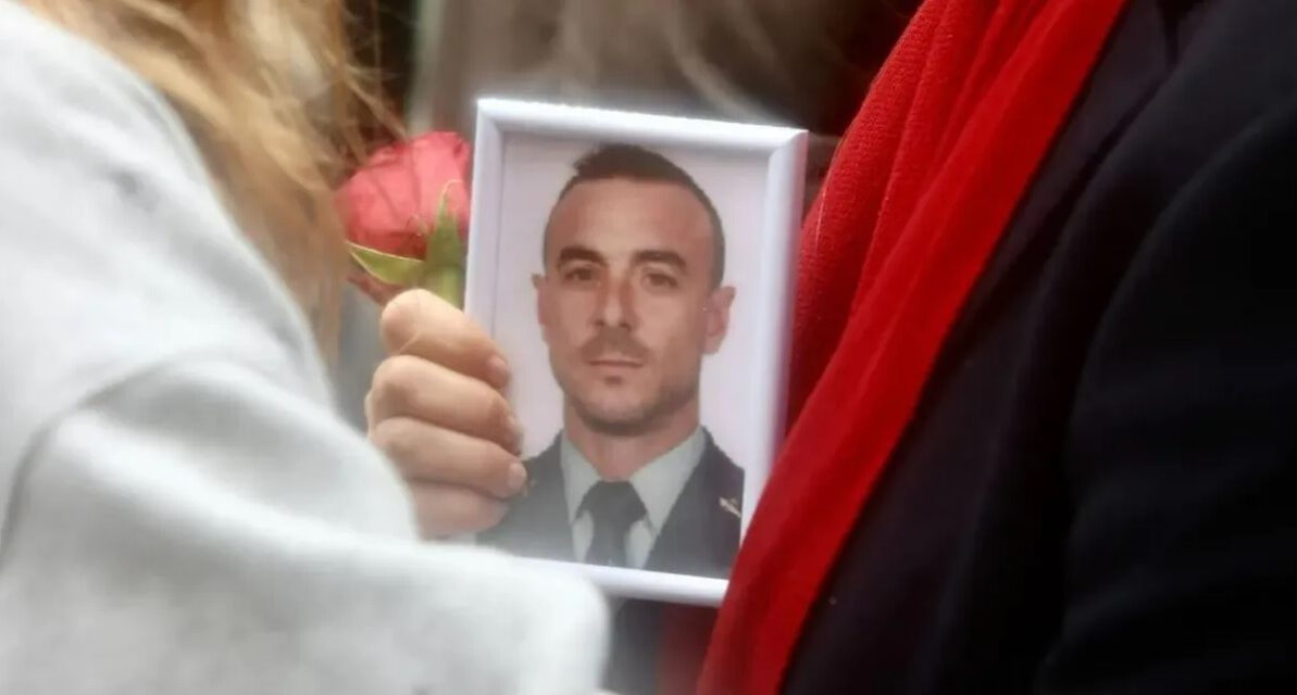 La familia del guardia civil asesinado pide "justicia": los detenidos son "criminales"