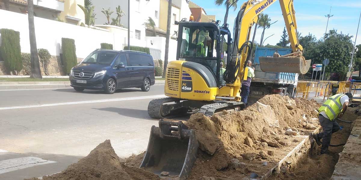 Apemsa lleva a cabo mejoras del abastecimiento en la Avda. Eduardo y Felipe Osborne