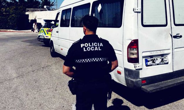La Policía Local intercepta a tres taxis 'piratas' en El Puerto durante el fin de semana