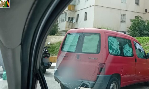 Encuentran una niña de 3 años en situación de riesgo durmiendo en una furgoneta en Málaga