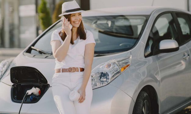 Recarga de vehículos eléctricos en verano