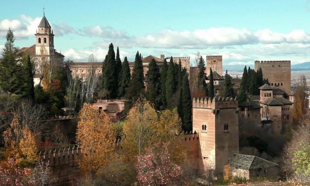 Granada, la ciudad andaluza más masificada por el turismo, y Almería la que menos