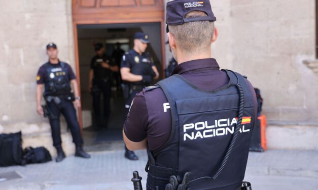 Se atrinchera en La Línea tras provocar lesiones graves a la que fue su pareja