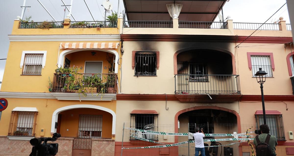 Un móvil en carga sobre un sofá, causa del incendio de Guillena con cuatro muertos