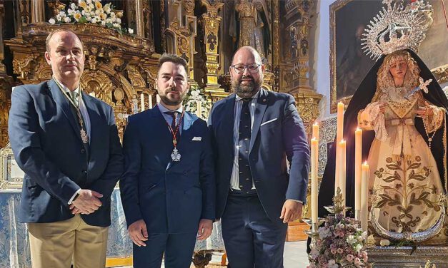 La Hermandad de Nuestro Padre Jesús de Los Afligidos celebra su tercera exaltación a María Santísima del Rosario