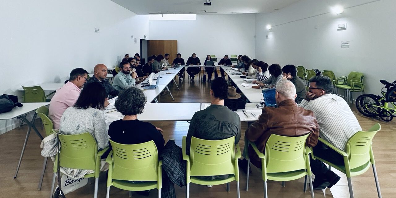 Bello denuncia que IU intenta entorpecer el proceso de estabilización de empleo público en el Ayuntamiento